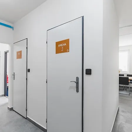 Hostel Bp / Urbinska 144 *